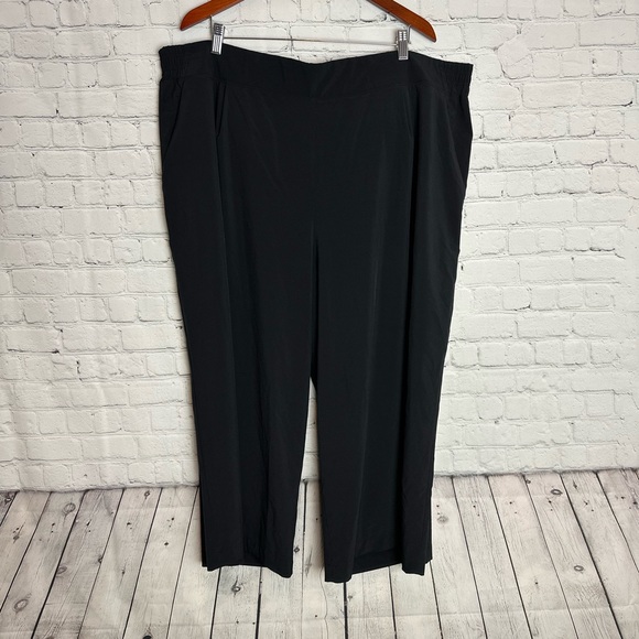 Athleta Women's Black Brooklyn Wide Leg Crop Pant - Picture 4 of 10